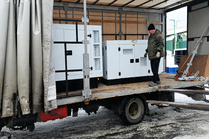 Две ДГУ в кожухе для резервного питания объекта в Белгородской области